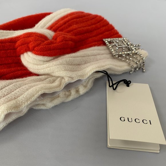 Gucci Knit Hat with Crystal Brooch in Red - Picture 6 of 7